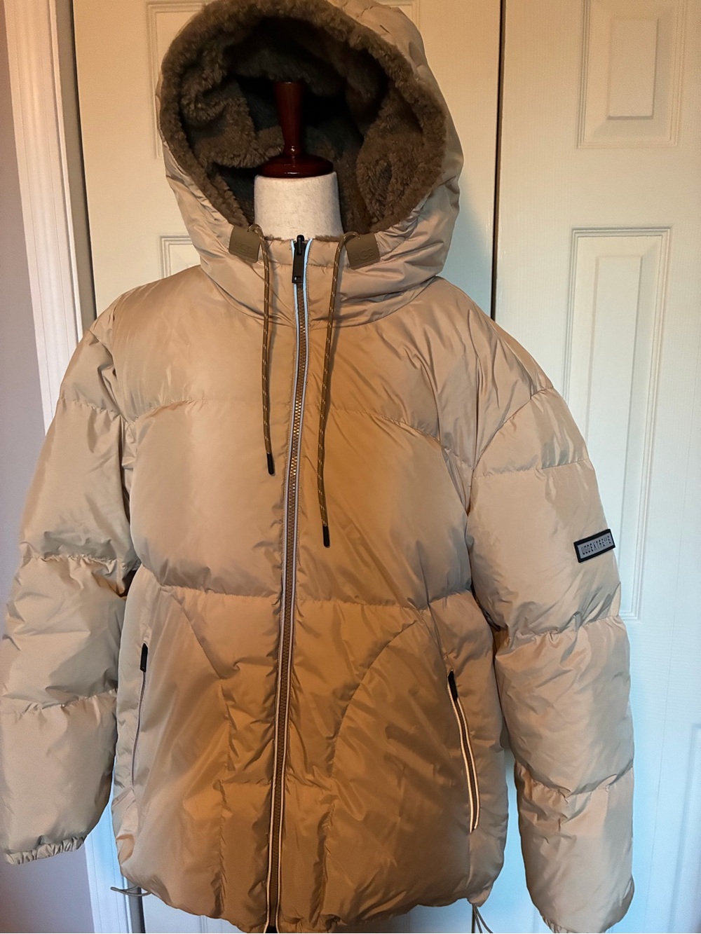 UGG Extreme Beige Quilted Puffer Ski Jacket with Plush Hood